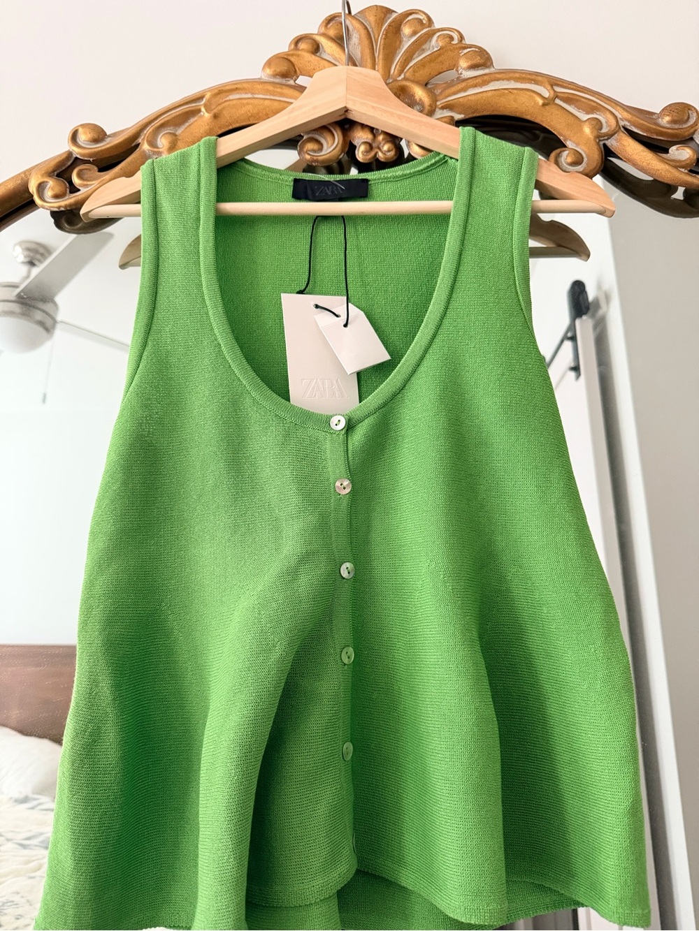 💚 NWT Zara Bright Green Sleeveless Button-Front Knit Tank